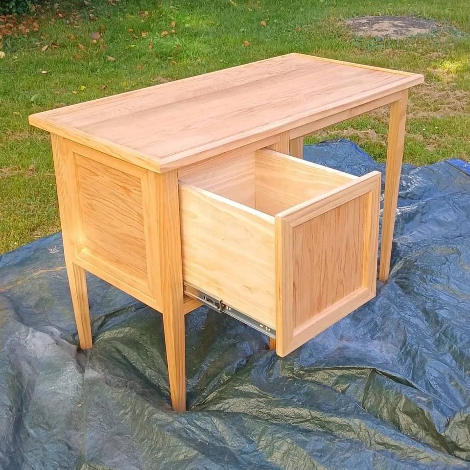 Colum custom built a desk for me
that was excellen