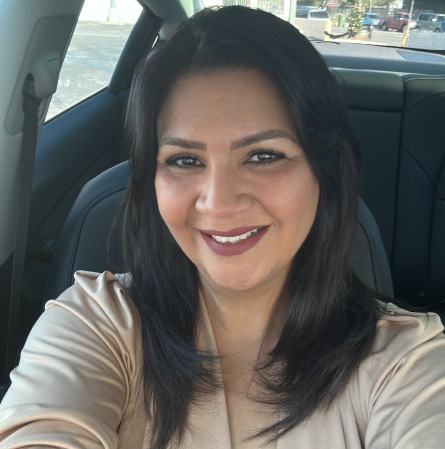 ANGIE ILLESCAS, Mobile Signing Agent Notary