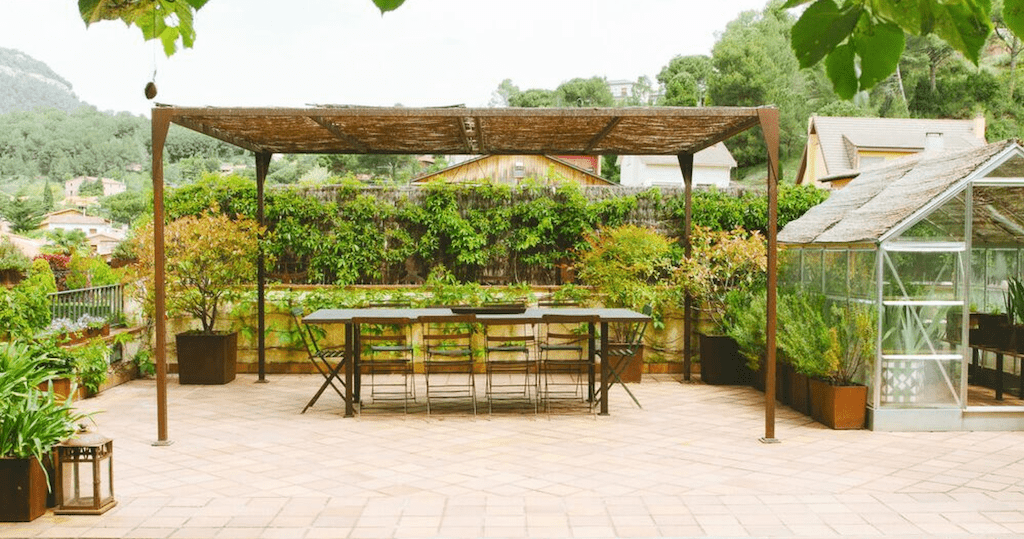 pergola in backyard