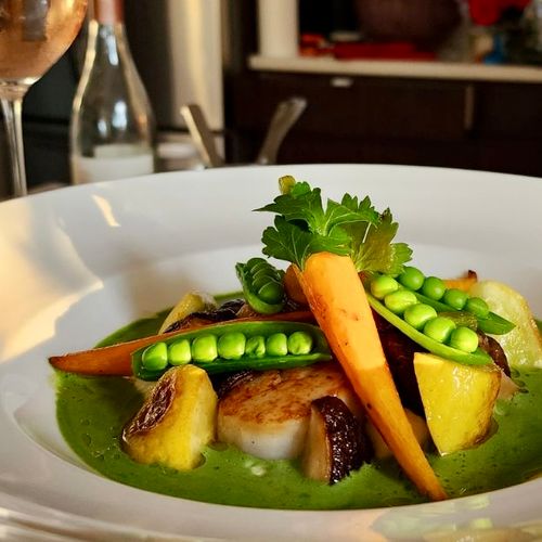 parsley and spinach nage, sea scallops, summer squ