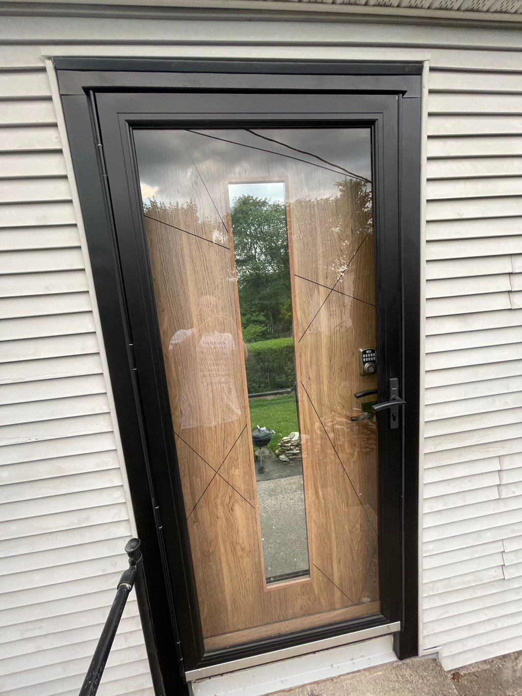 final result of entrance door installation, storm 