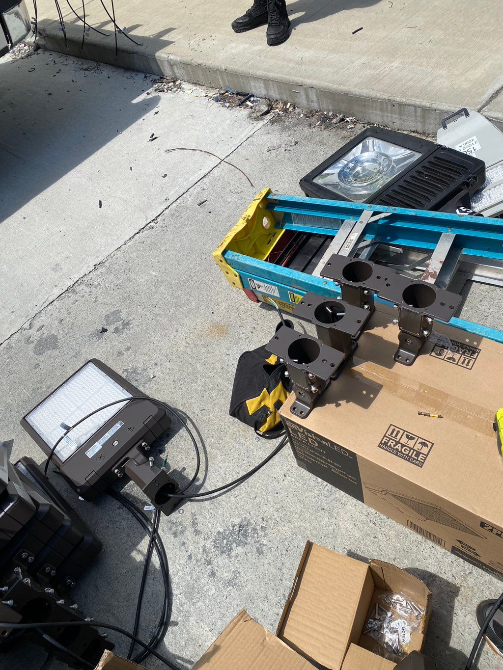 Electrical commercial lights