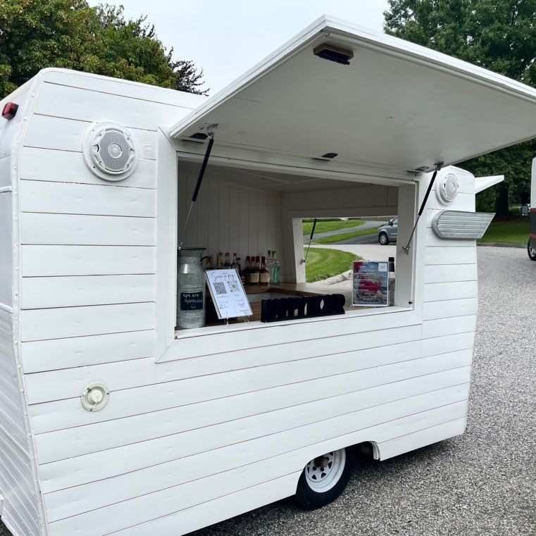 Dainty Sips Mobile Bar