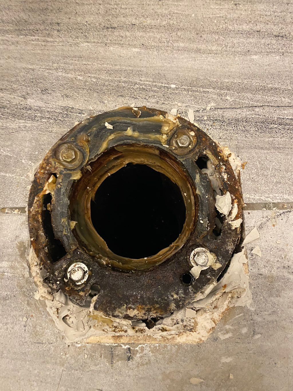 Leaking toilet bowl flange replacement 