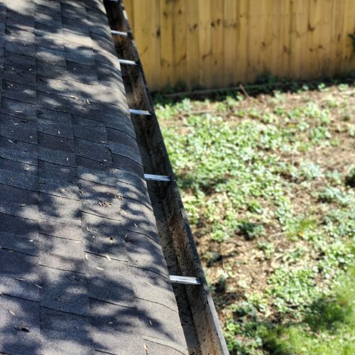 Gutter Cleaning and Maintenance