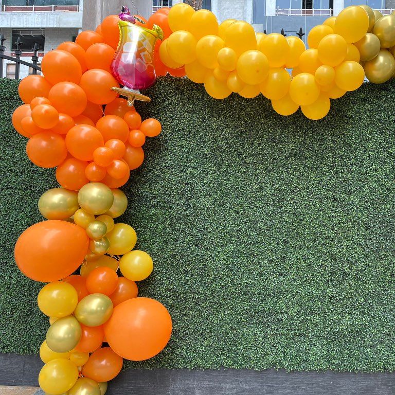 In The Moment Balloon & Floral Displays