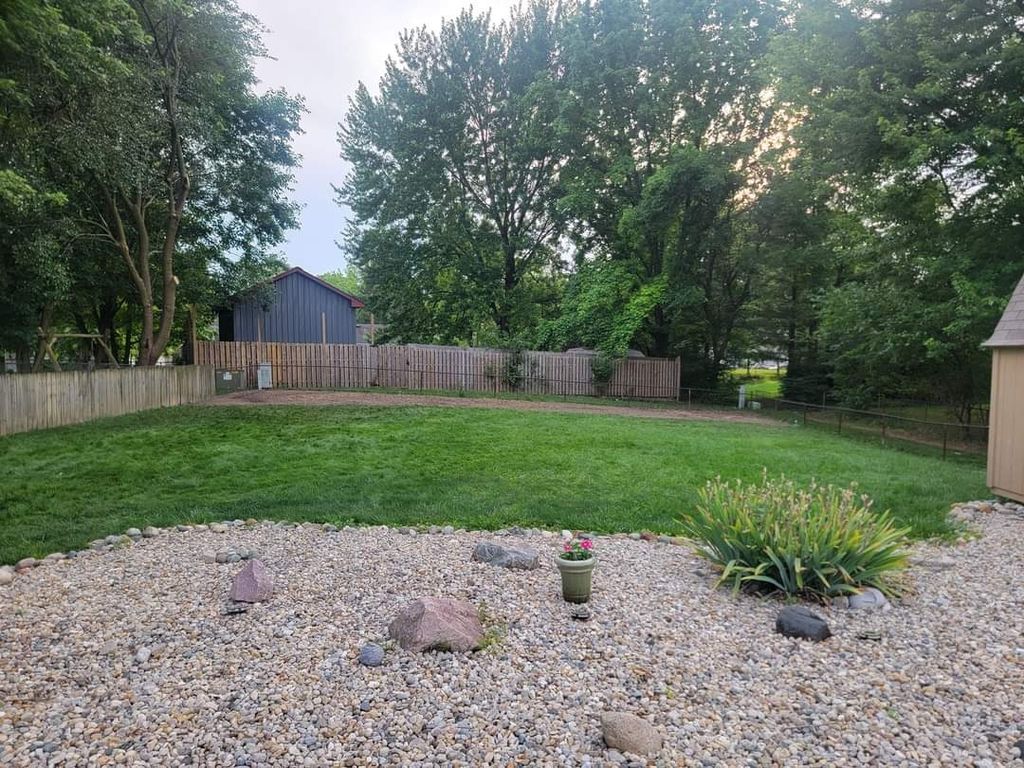 Complete removal, trees, shrubs, rocks, stumps par