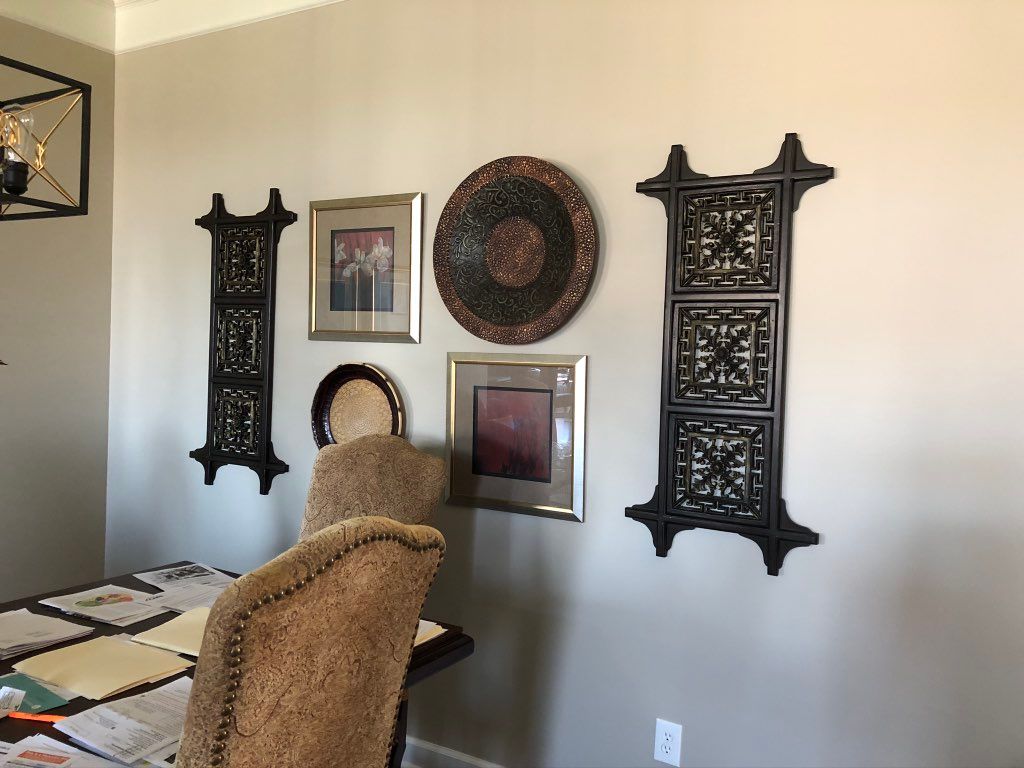 Categorized under picture hanging under 20lbs 