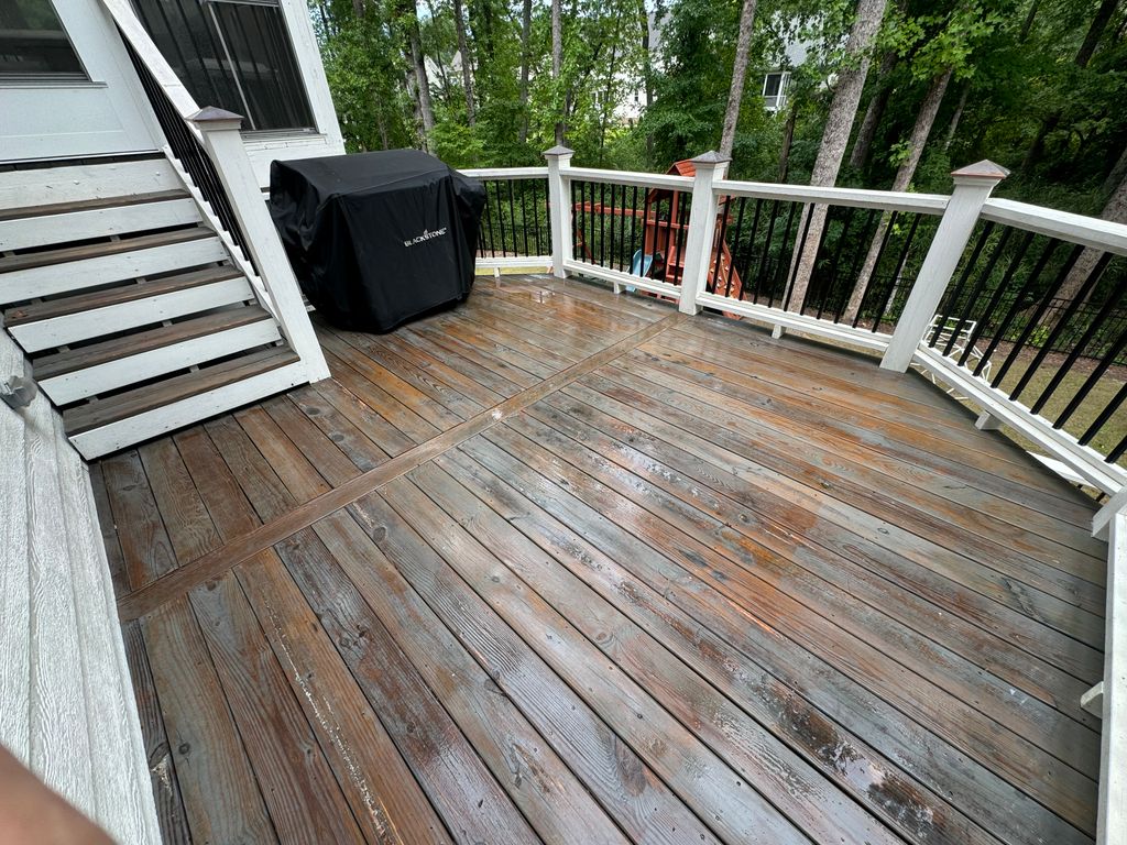 Deck Staining and Sealing