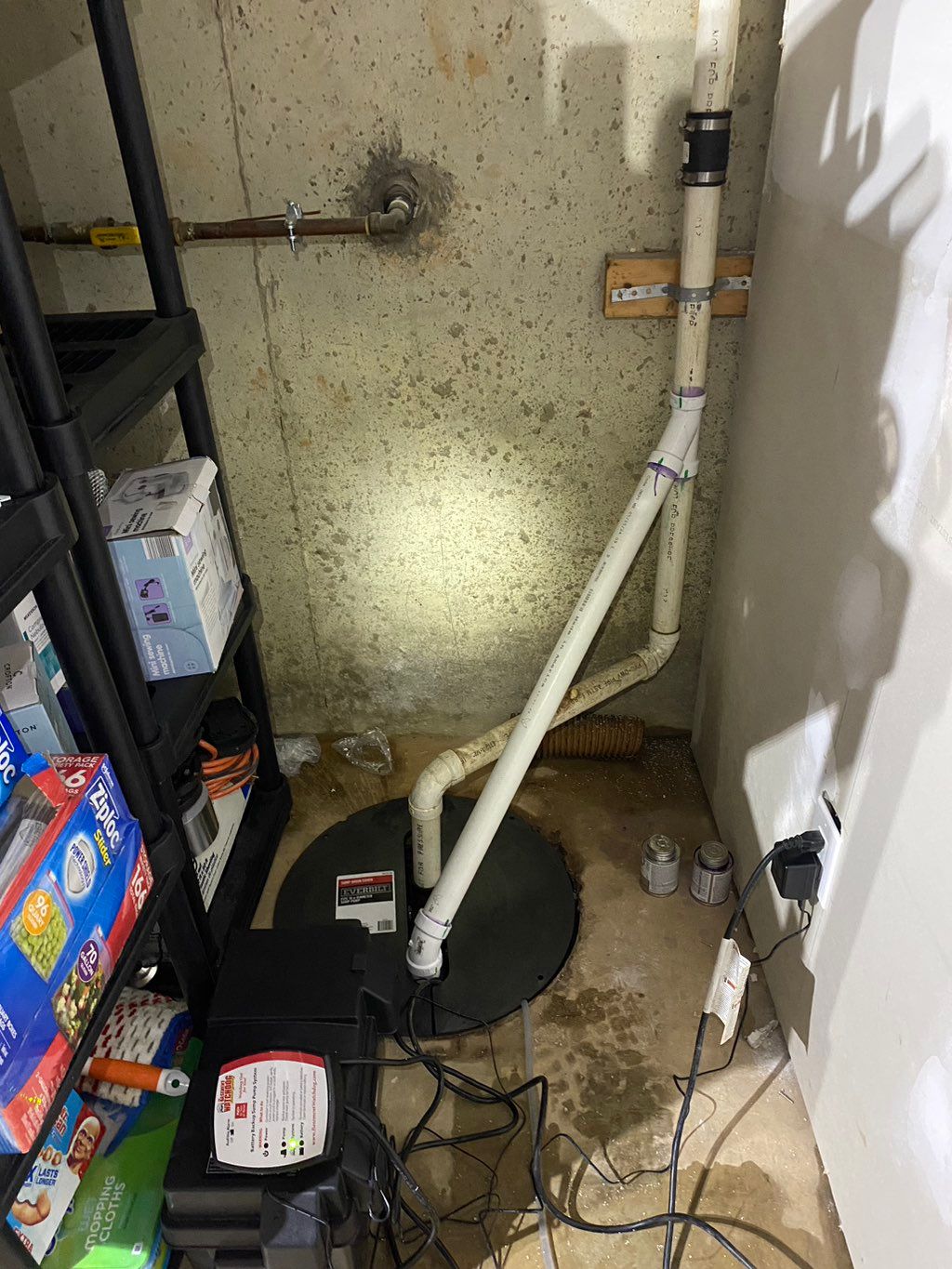 Battery back up sump pump 
