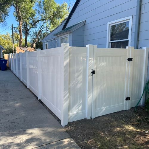 Richard and his crew installed a vinyl fence for u