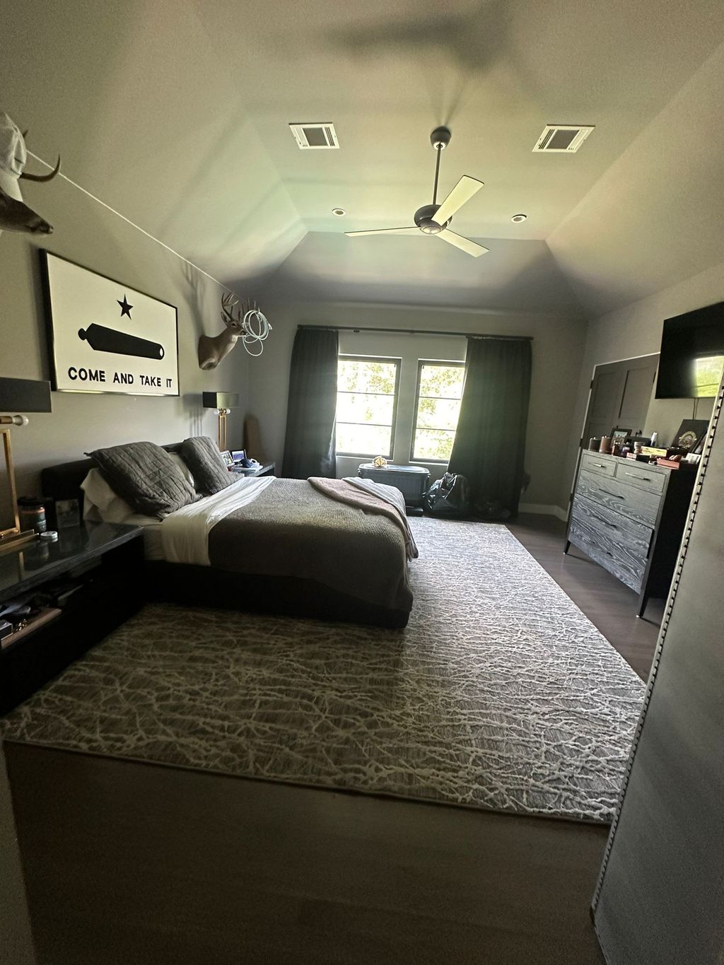 Prim primary bedroom