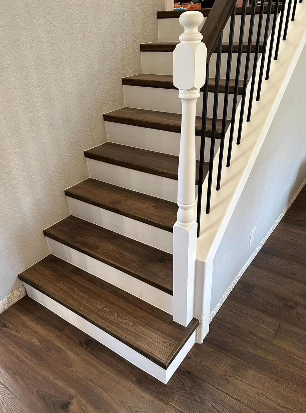 Laminate stairs/flooring