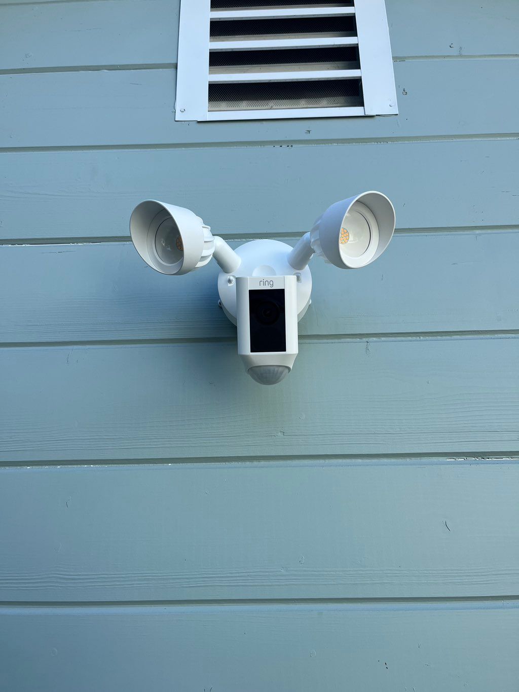 Ring floodlight installation 