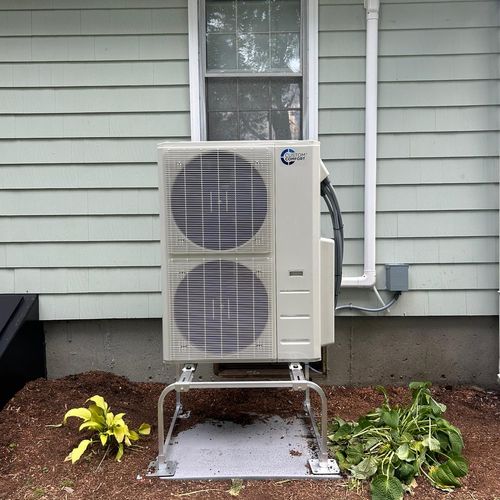 A Midea Custom Comfort system in Southborough, MA