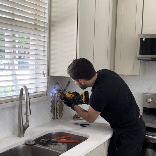 Repair of the kitchen wall