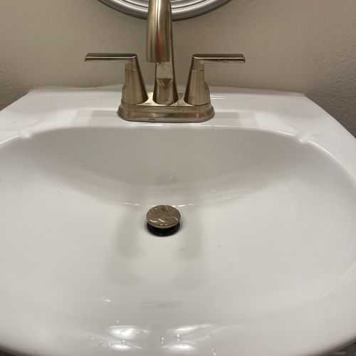 Sink faucet installation 