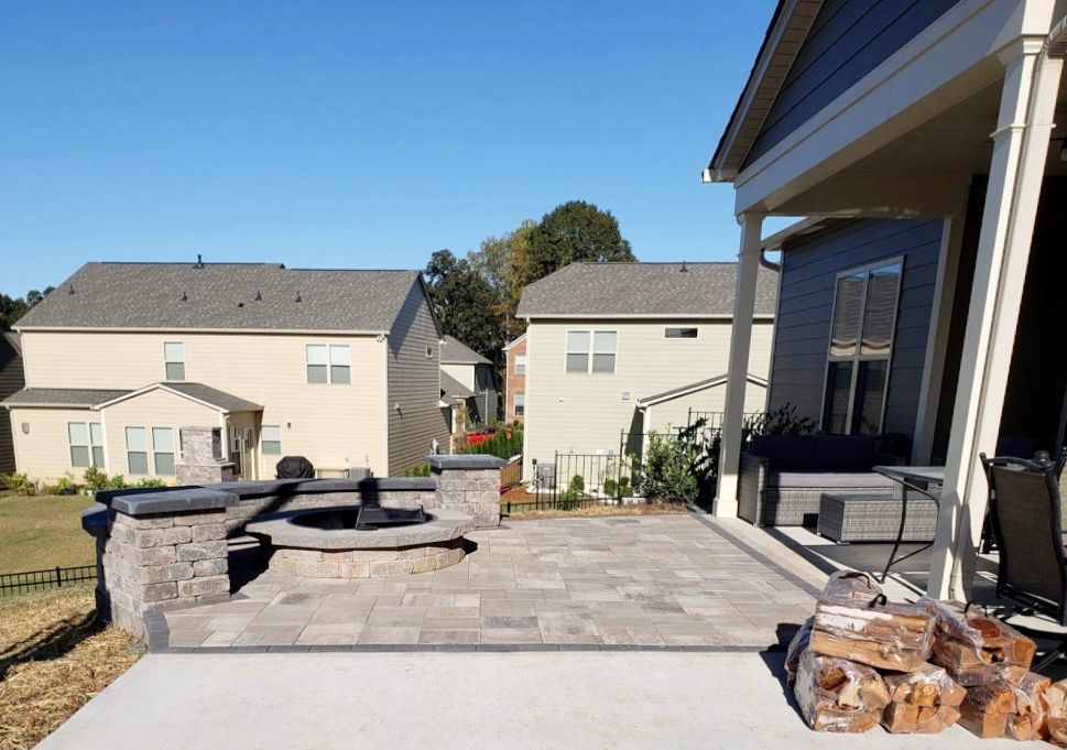 Paver patio with firepit 