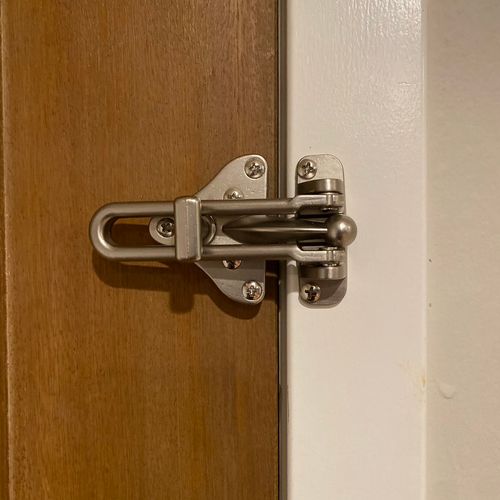 Door lock installation 