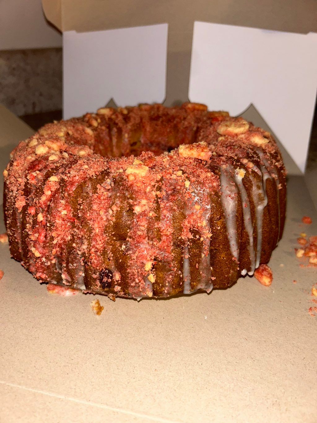 Strawberry crunch pound cake 