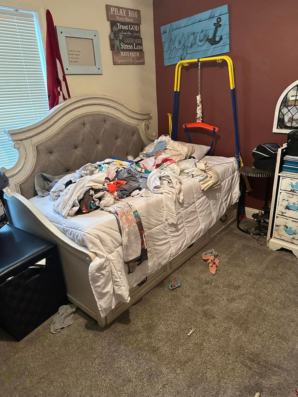 Before total room declutter/organization