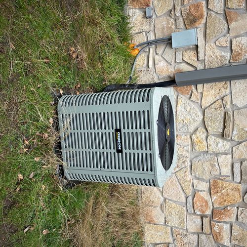 Old outdoor unit had failed, called Freddy's AC to