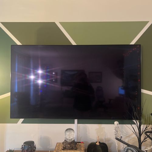 Chris mounted my tv. He did a perfect job mounting