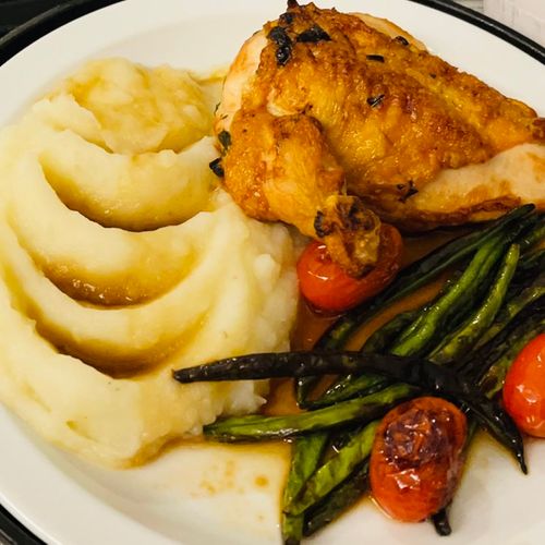 Healthy choice: baked chicken , mashed potatoes wi