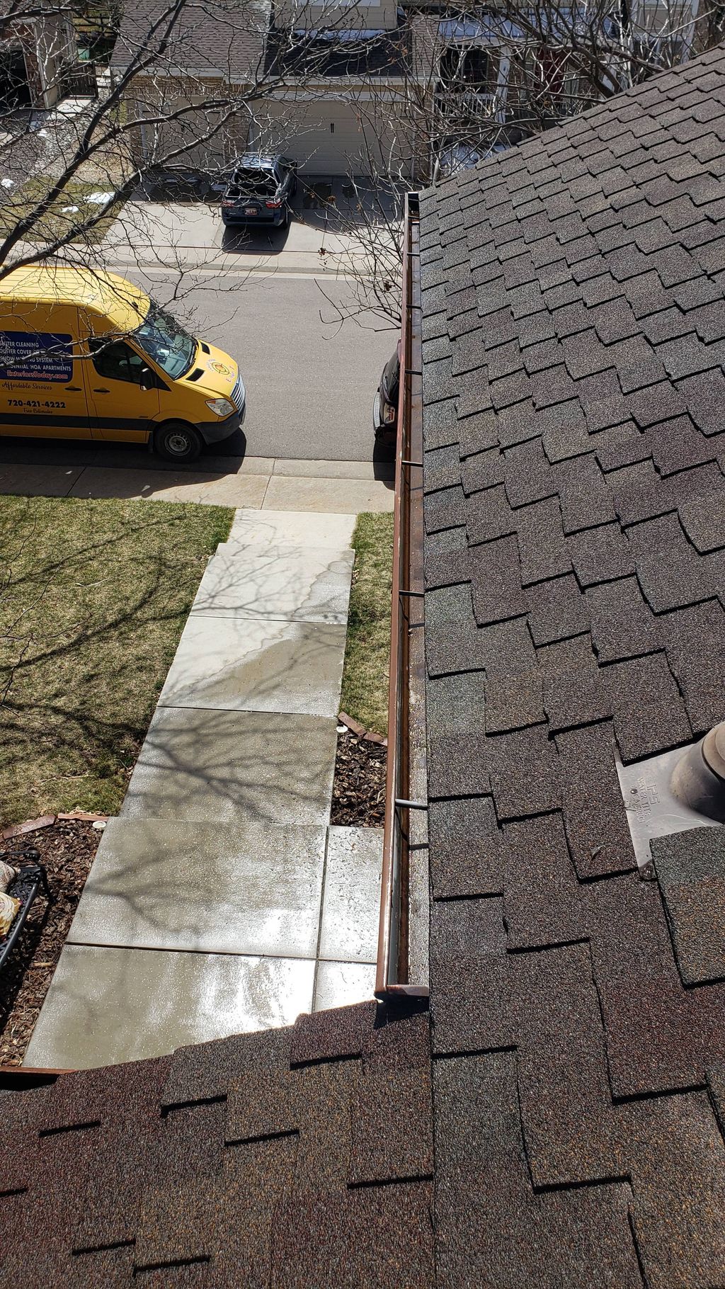 nice and clean gutters, happy gutters