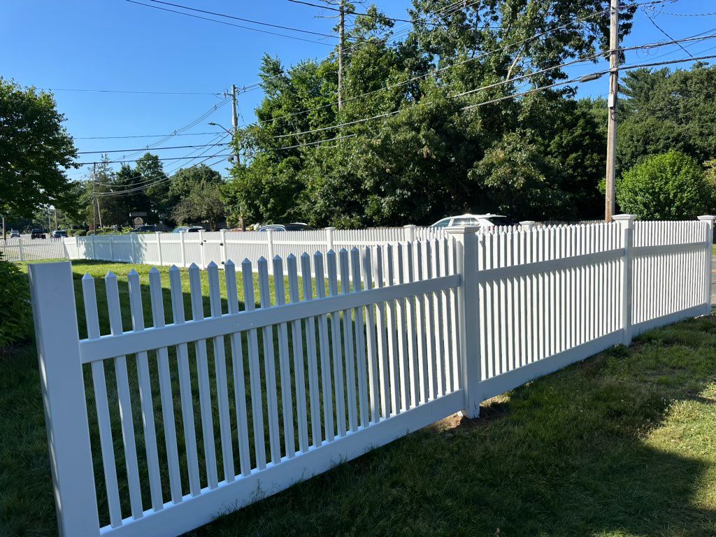 Vinyl fence in peabury ma 