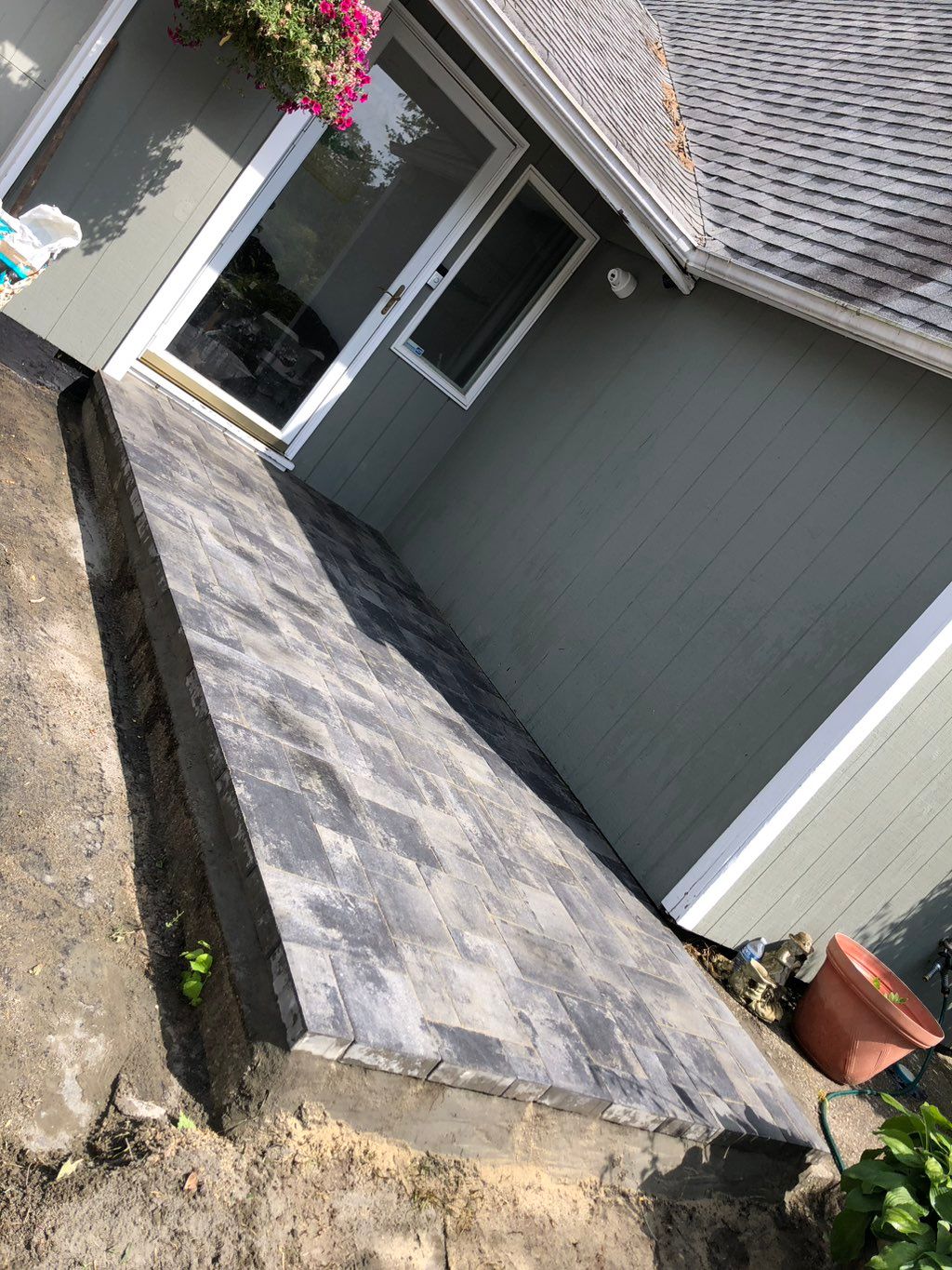 Three piece granite city pavers 