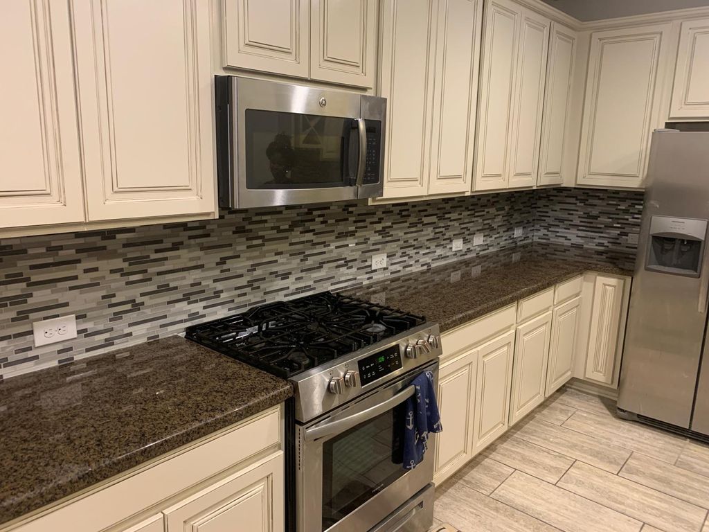 Backsplash Installation 
