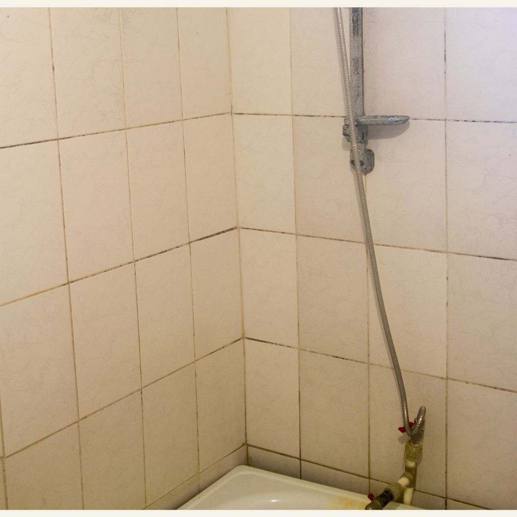 Bathroom before renovation 