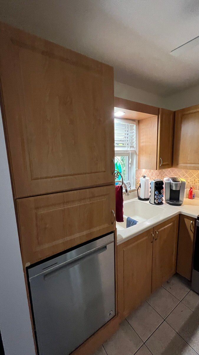 Kit. Cabinet Replacement Before