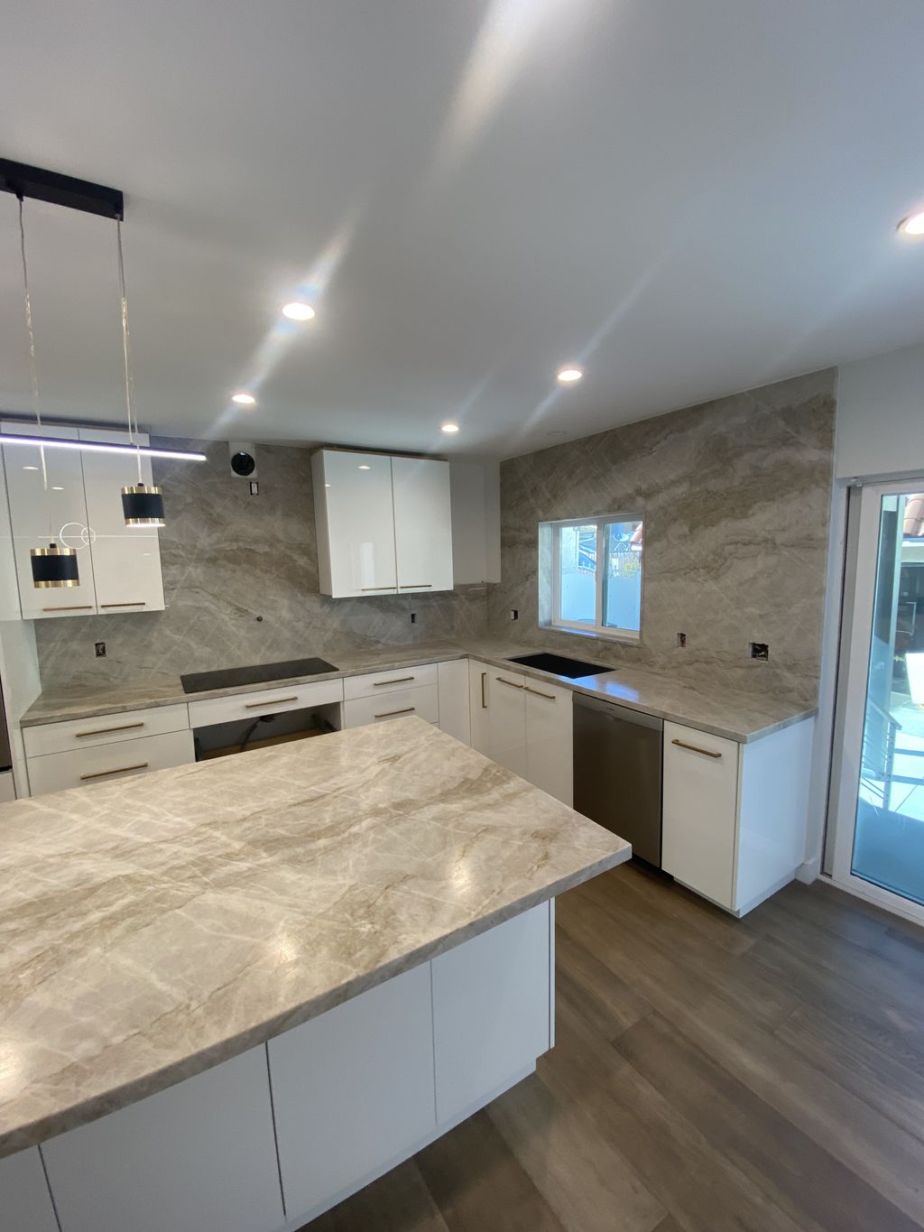 Full Kitchen + Backsplash + Island w/ waterfall (1
