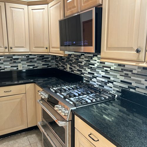 TruBlue specializes in professional backsplash ins