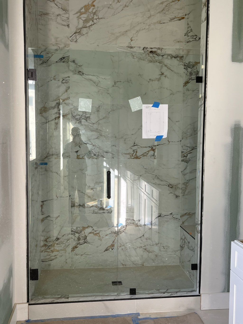 Door/panel frameless shower door installation 