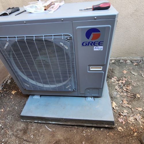 I had a problem with the a/c. Sometimes it cooled,