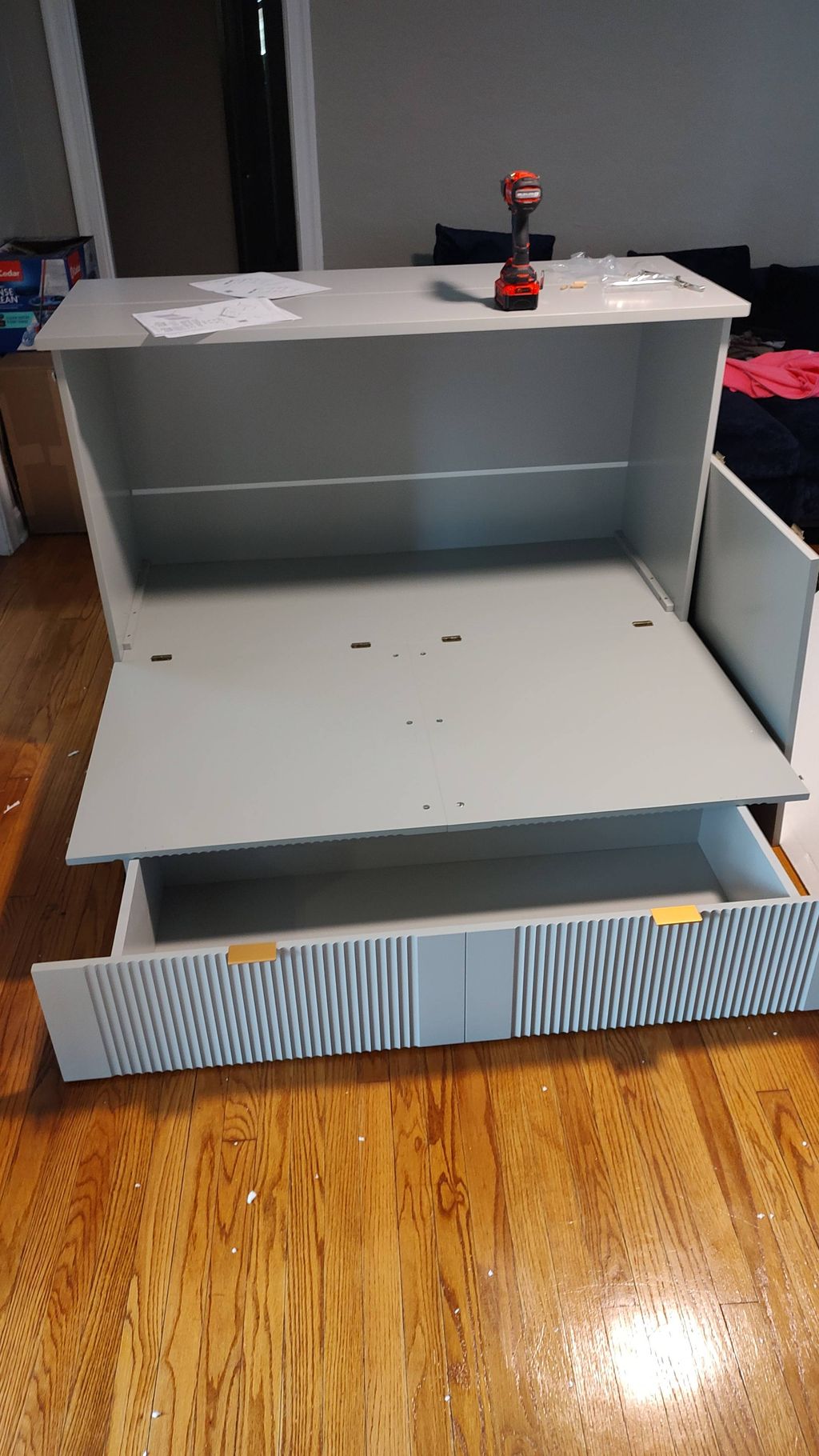 Murphy bed assembly 