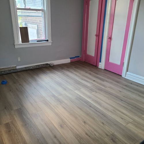 Laminate floor installation 