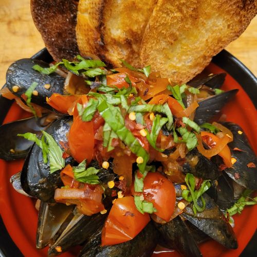 Mussels Fra Diavolo with Crostini