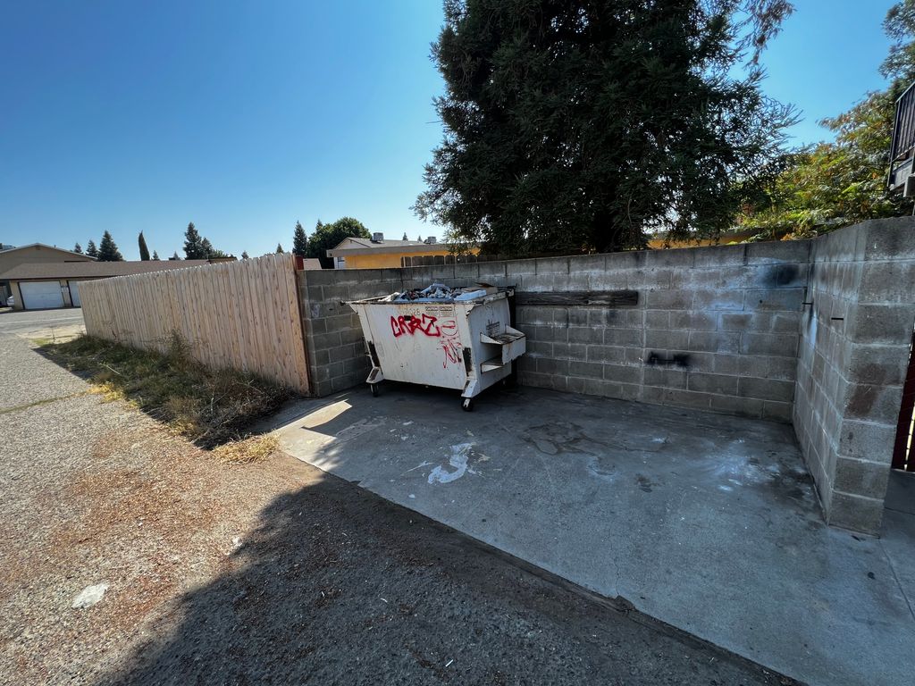 After: Alley cleanup 