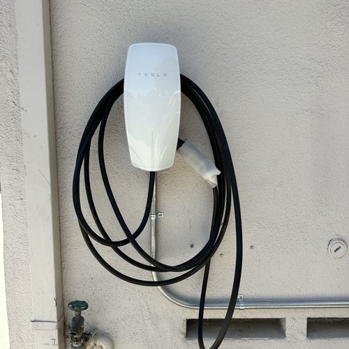 Tesla wall charger 