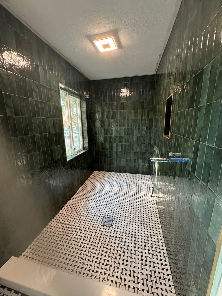 Large walk in Shower. 
