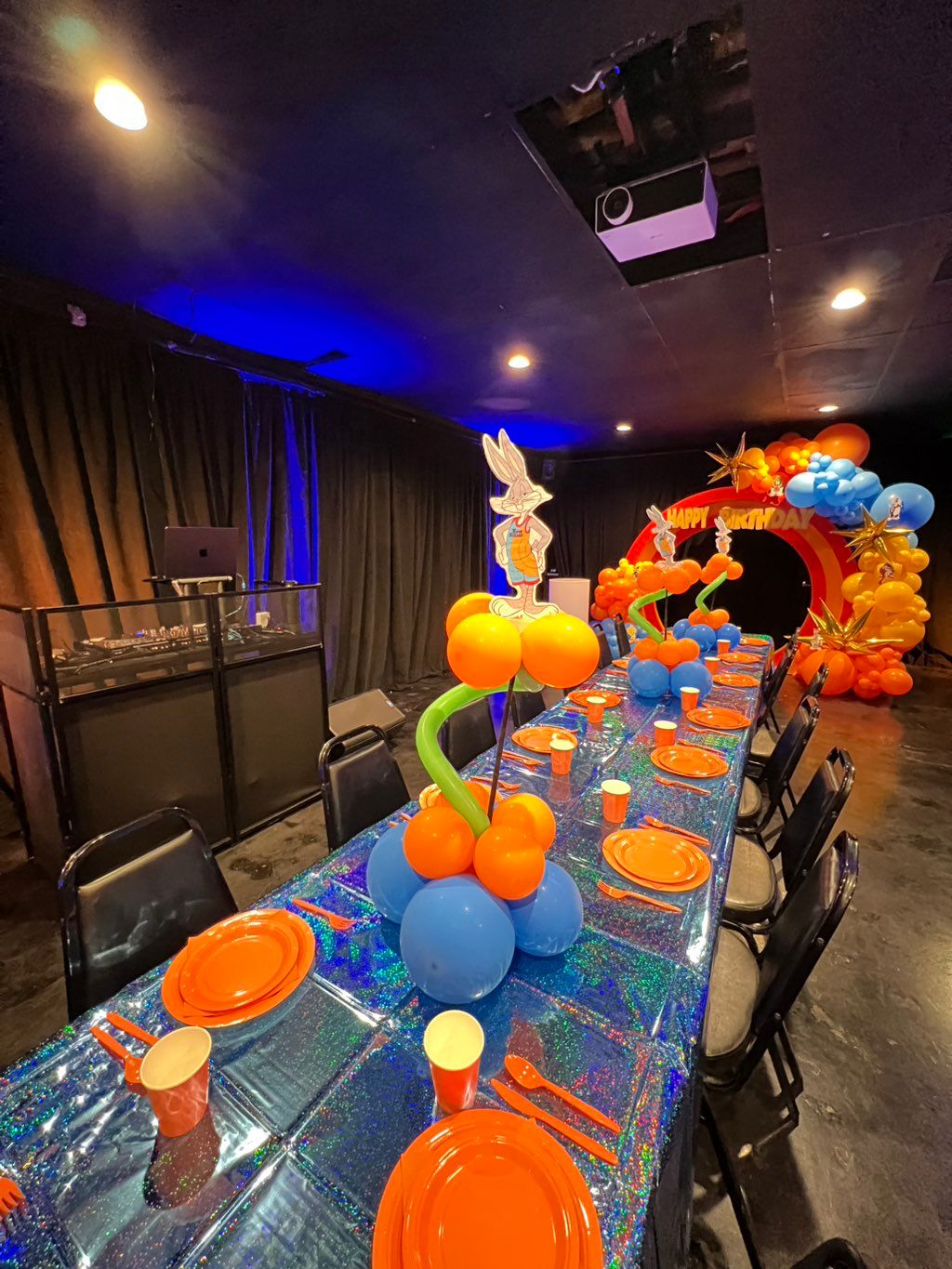 🪐🏀 Looney Tunes theme kids Birthday Party 🤩🐰🥕🧃