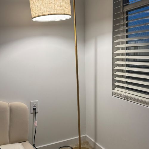 I bought a lamp that looked like easy to install a