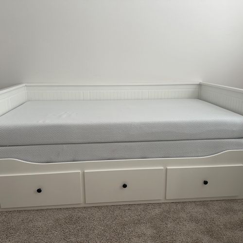 Robert did a great job assembling the Ikea Day Bed