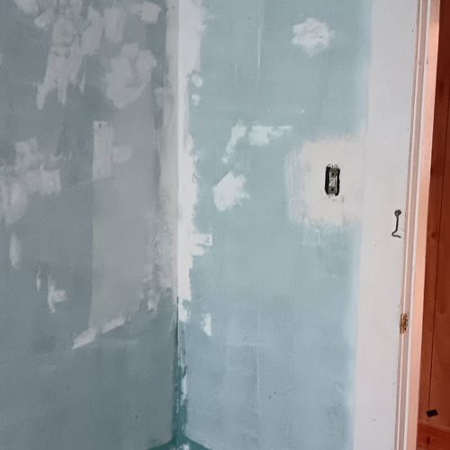 deteriorated plaster walls before paint and patch