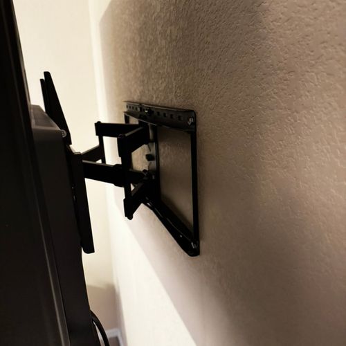 Articulating wall mount TV 