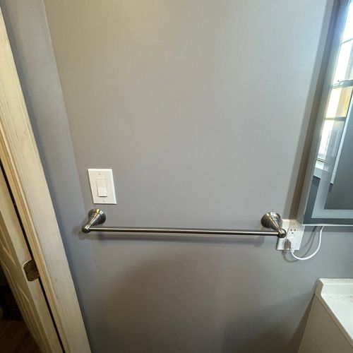 Mounted towel rack